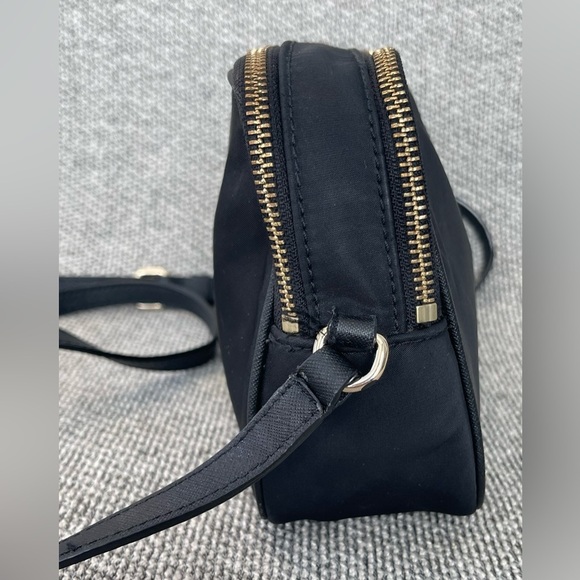 Stylish Black Bag with Gold Zipper - Picture 14 of 16